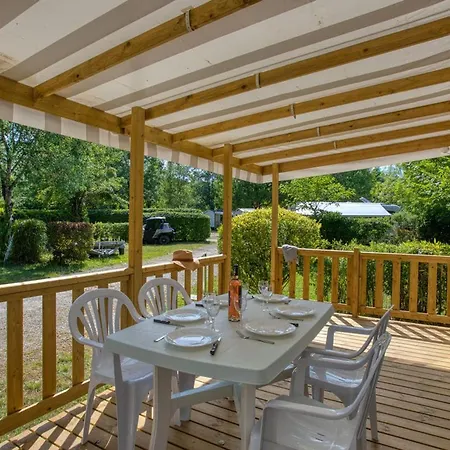 Camping Mobil Confortable Avec Terrasse à - Api-1-52-1067 *