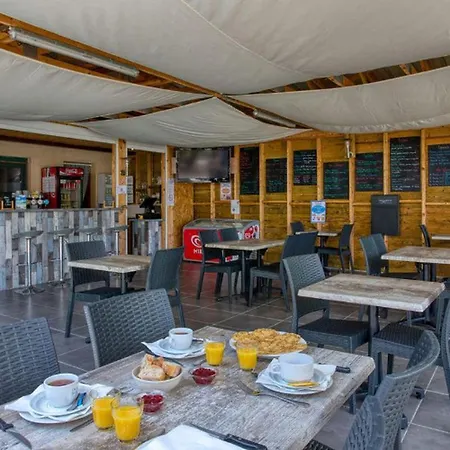 Mobil Confortable Avec Terrasse A - Api-1-52-1067 Kemp