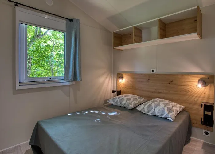 Mobil Confortable Avec Terrasse à - Api-1-52-1067 Camping *